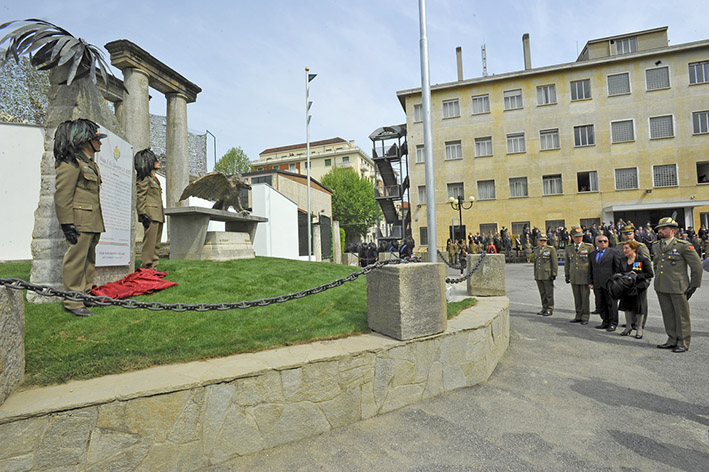 MonumentoLaRosaTorino2