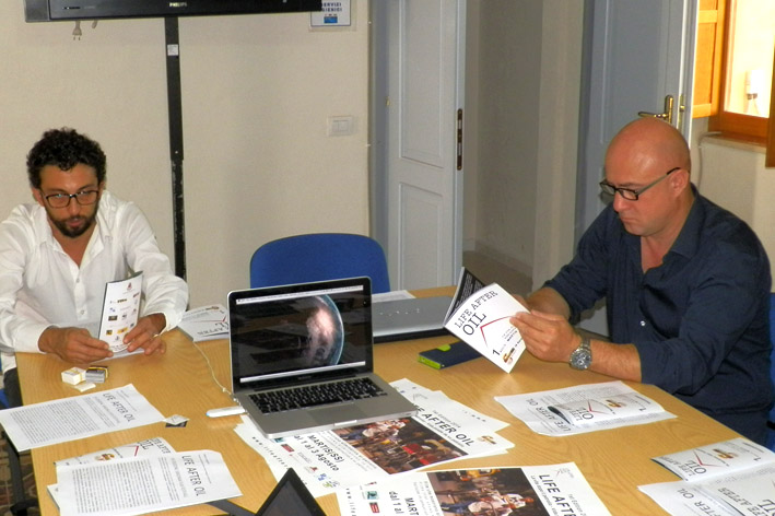 ConfStampaLifeafterOil