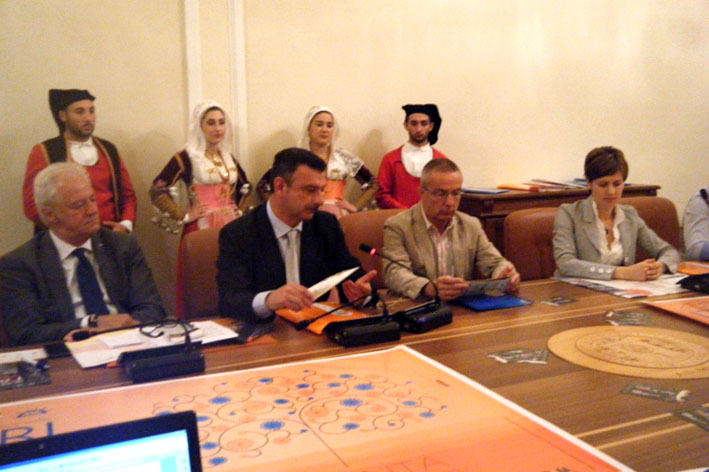 ConfStampaIttiriFolkFesta2014