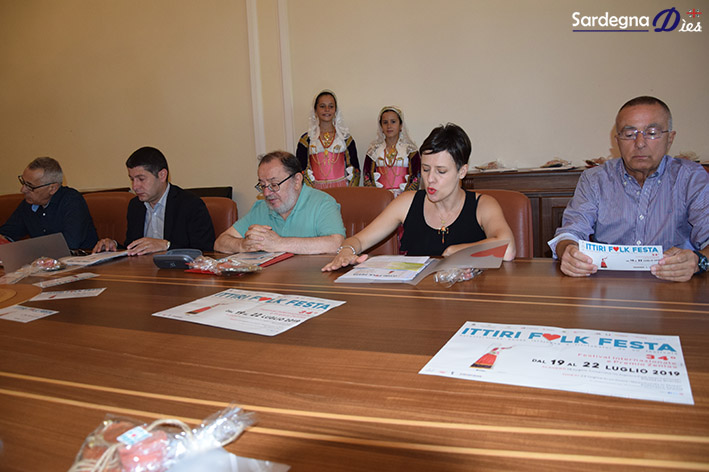 PresentazioneIttiriFolkFesta2019